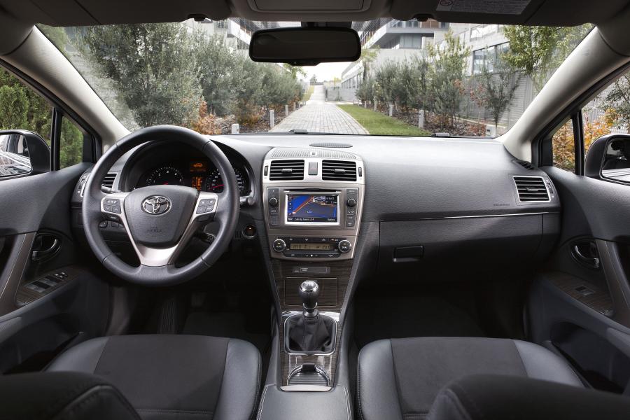  Toyota Avensis Sedan 2011 года  (фото 8 из 34)